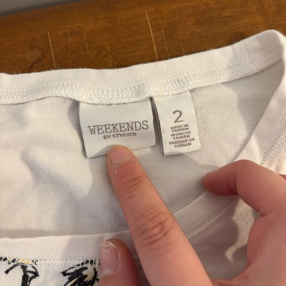 Weekends by Chico's size 2 Medium Beach Scene Graphic Print Quarter Sleeve Top - Picture 4 of 6